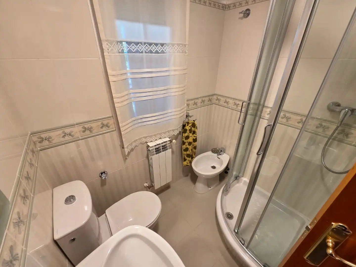 Bathroom of Houses for sale in Castrillo del Val  with Heating, Private garden and Parquet flooring