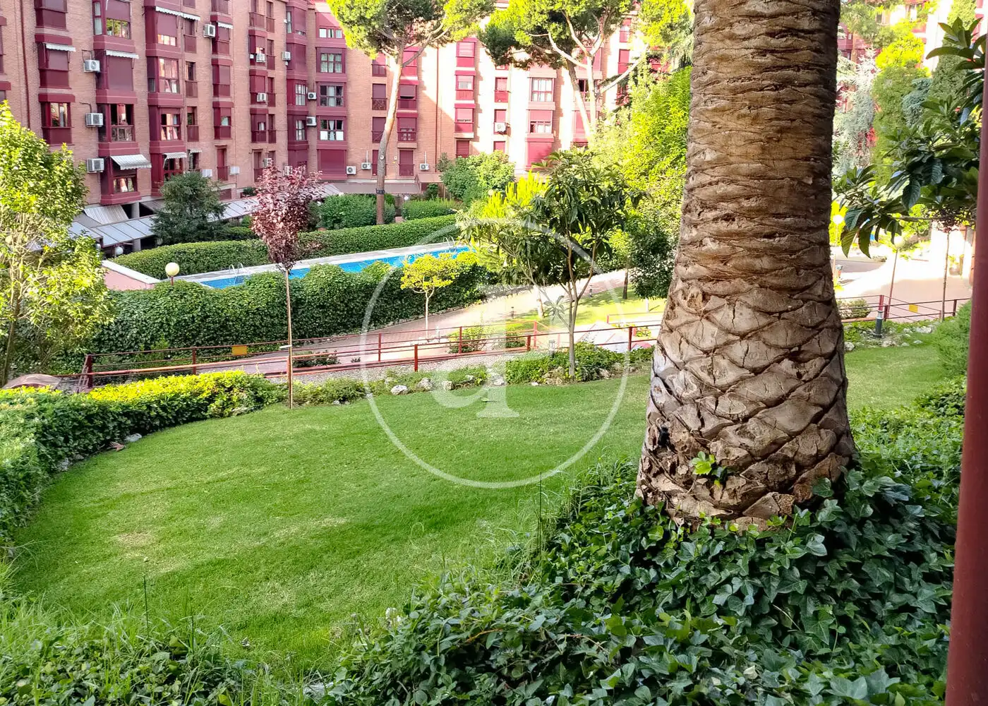 Jardí de Pis en venda en Madrid amb Aire condicionat, Calefacció i Jardí privat