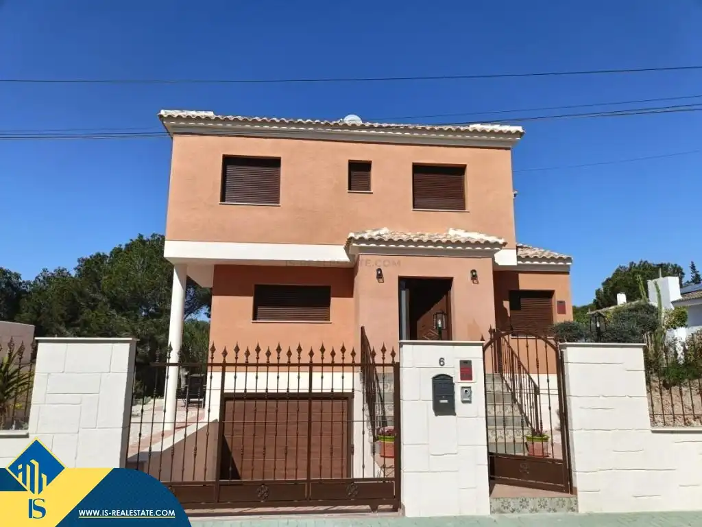 Vista exterior de Casa o chalet en venta en Pilar de la Horadada con Jardín privado, Terraza y Amueblado