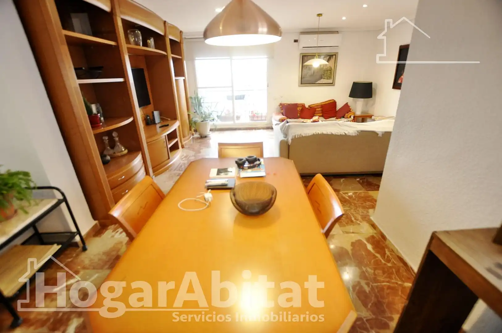 Sala d'estar de Pis en venda en Valencia amb Aire condicionat, Moblat i Balcó