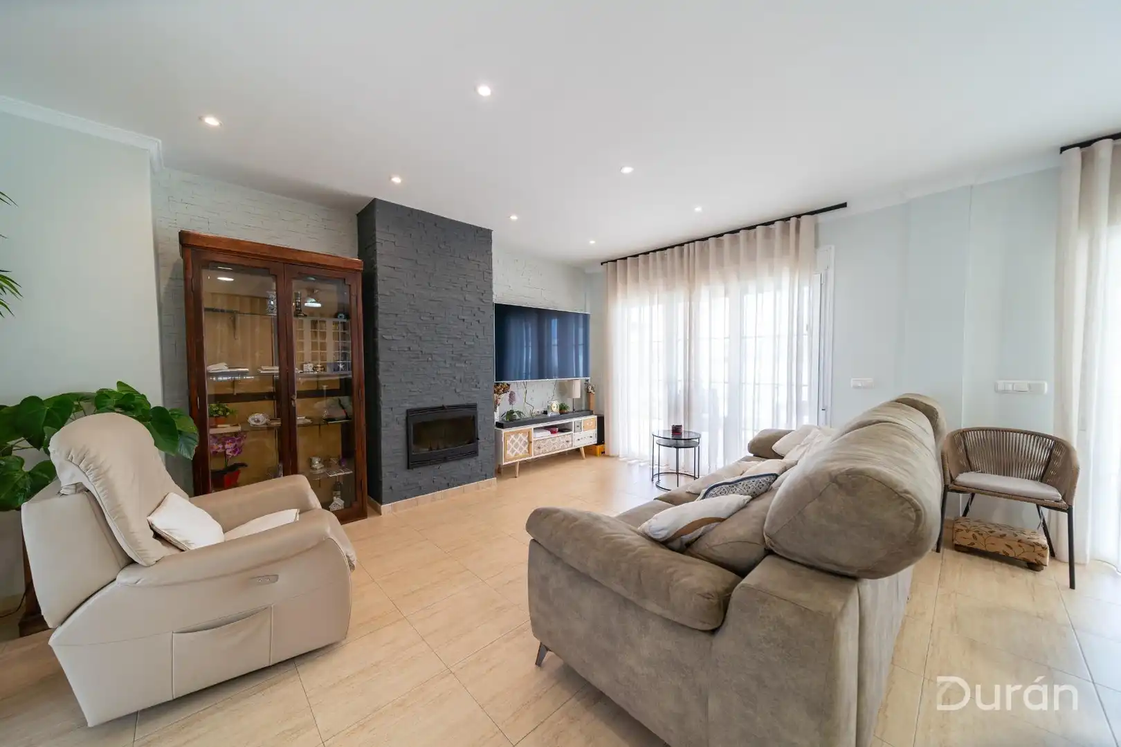 Sala de estar de Casa o chalet en venta en El Ejido con Aire acondicionado, Jardín privado y Terraza