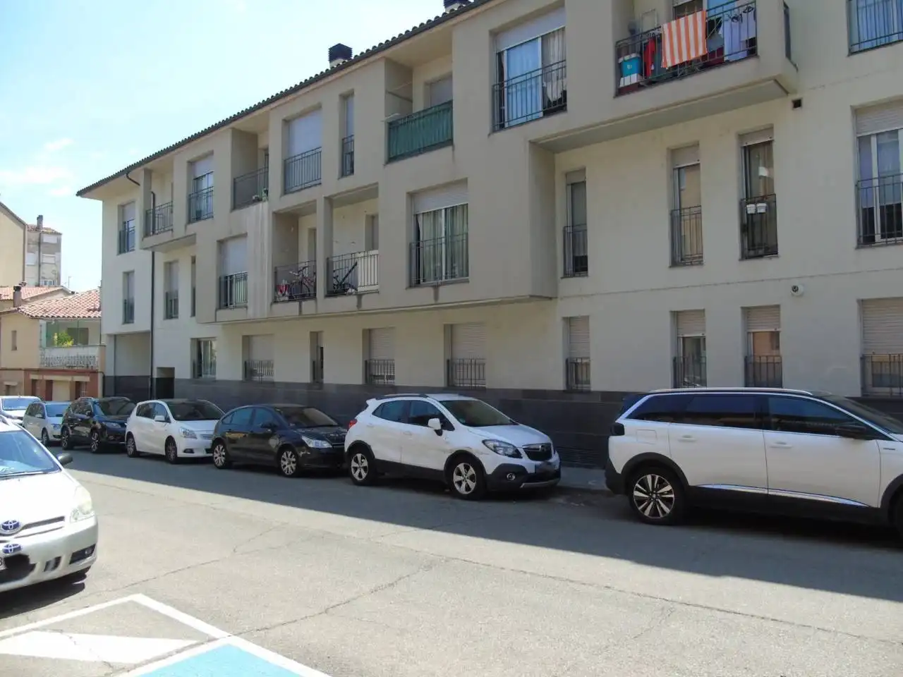 Außenansicht von Maisonette zum Verkauf in Manlleu mit Terrasse