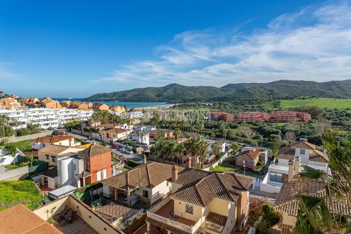 Exterior view of Houses for sale in Algeciras  with Air Conditioner and Swimming Pool