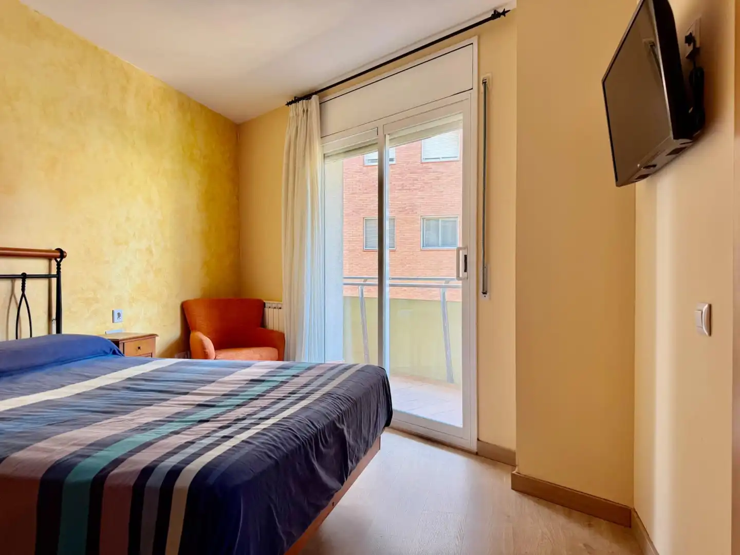 Schlafzimmer von Wohnung zum Verkauf in Mataró mit Klimaanlage, Heizung und Parkett