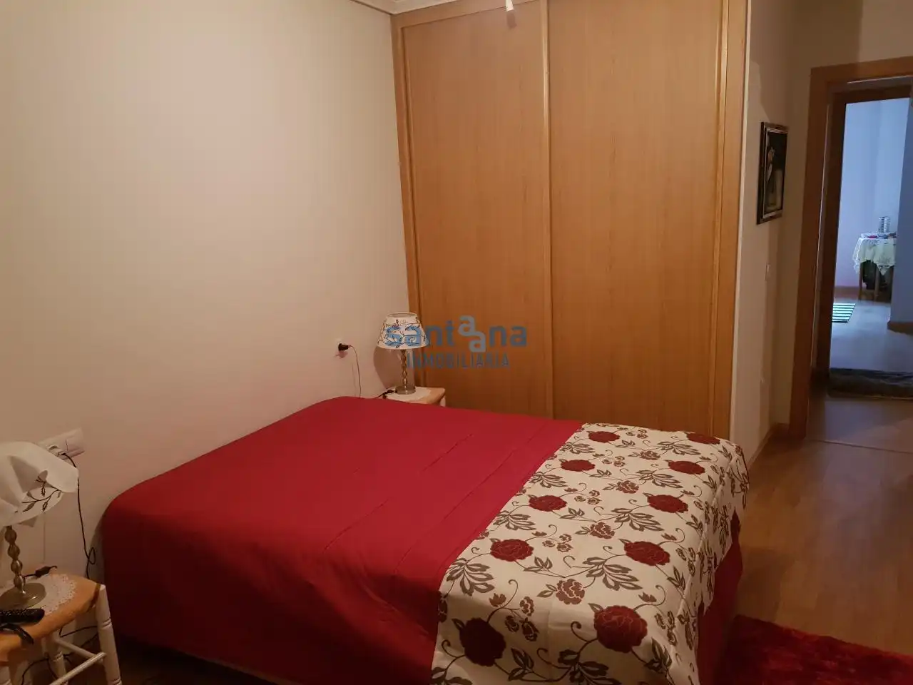 Dormitori de Apartament en venda en La Robla  amb Calefacció, Parquet i Terrassa