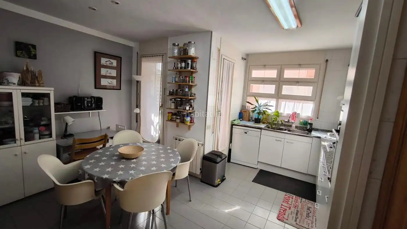 Flat with lift for sale in Carrer de Frederic Soler 12, imagen 2