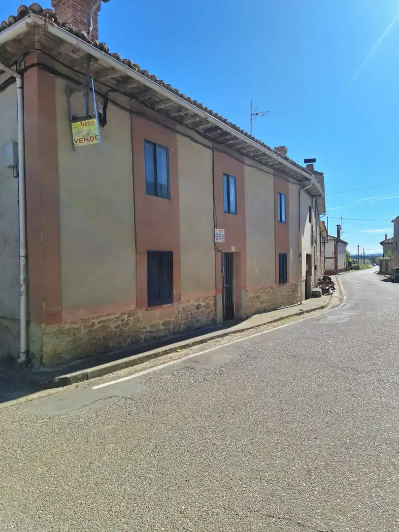 Vista exterior de Casa o xalet en venda en Pomar de Valdivia amb Traster i Moblat