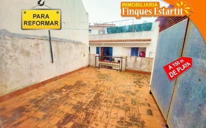 Vista exterior de Apartament en venda en L'Estartit amb Terrassa