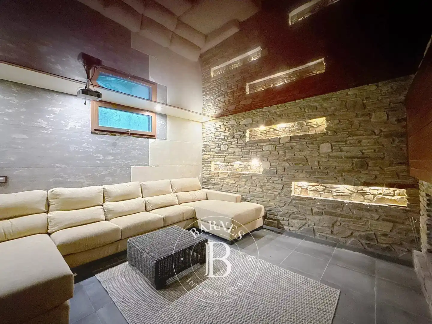 Sala d'estar de Casa o xalet en venda en Santa Susanna amb Aire condicionat, Calefacció i Jardí privat