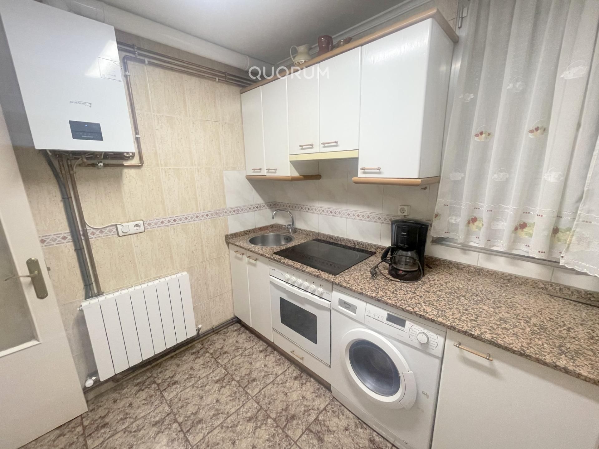 Cocina de Piso en venta en Bilbao  con Calefacción y Amueblado