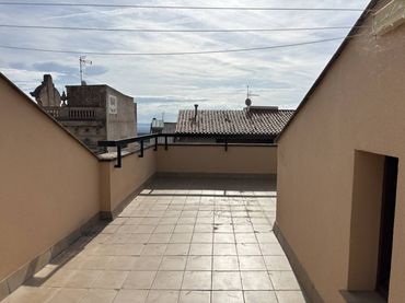 Pis amb balcó de lloguer a Calle Doctor Tomàs Borrell