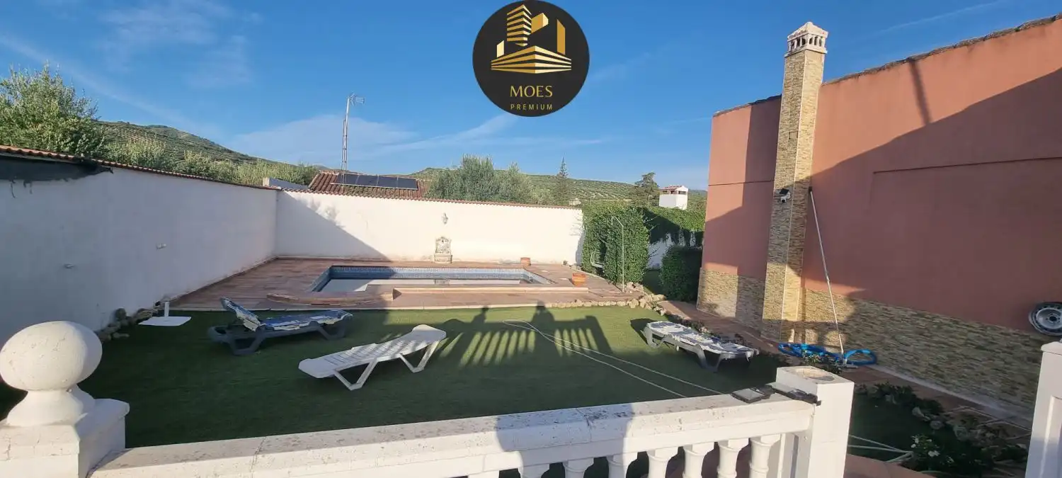 Casa con terraza en venta en Martos