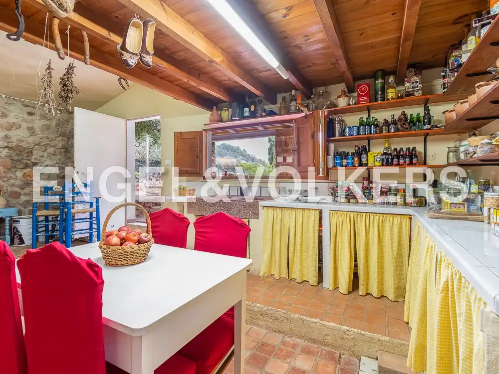 Cuina de Casa o xalet en venda en Castellón de la Plana / Castelló de la Plana amb Aire condicionat, Calefacció i Jardí privat
