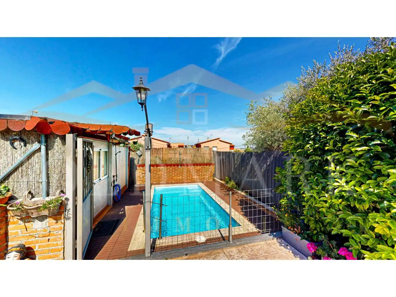 Swimming pool of Houses for sale in Rubí  with Air Conditioner, Heating and Private garden