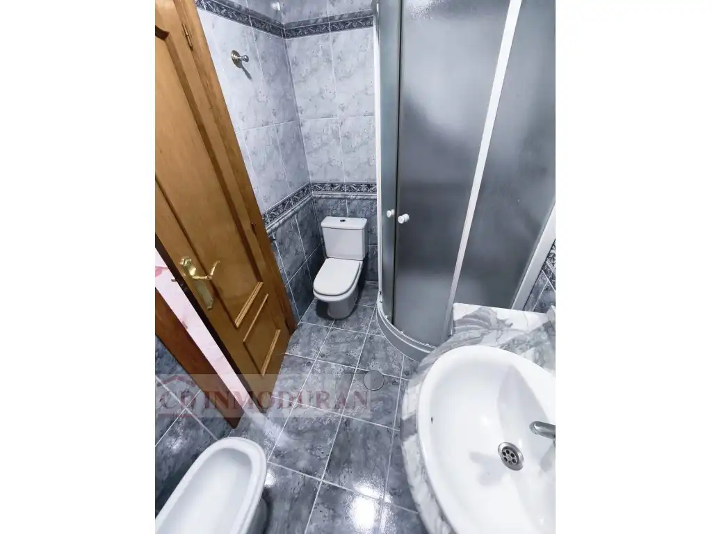 Badezimmer von Dachboden zum Verkauf in Alicante / Alacant