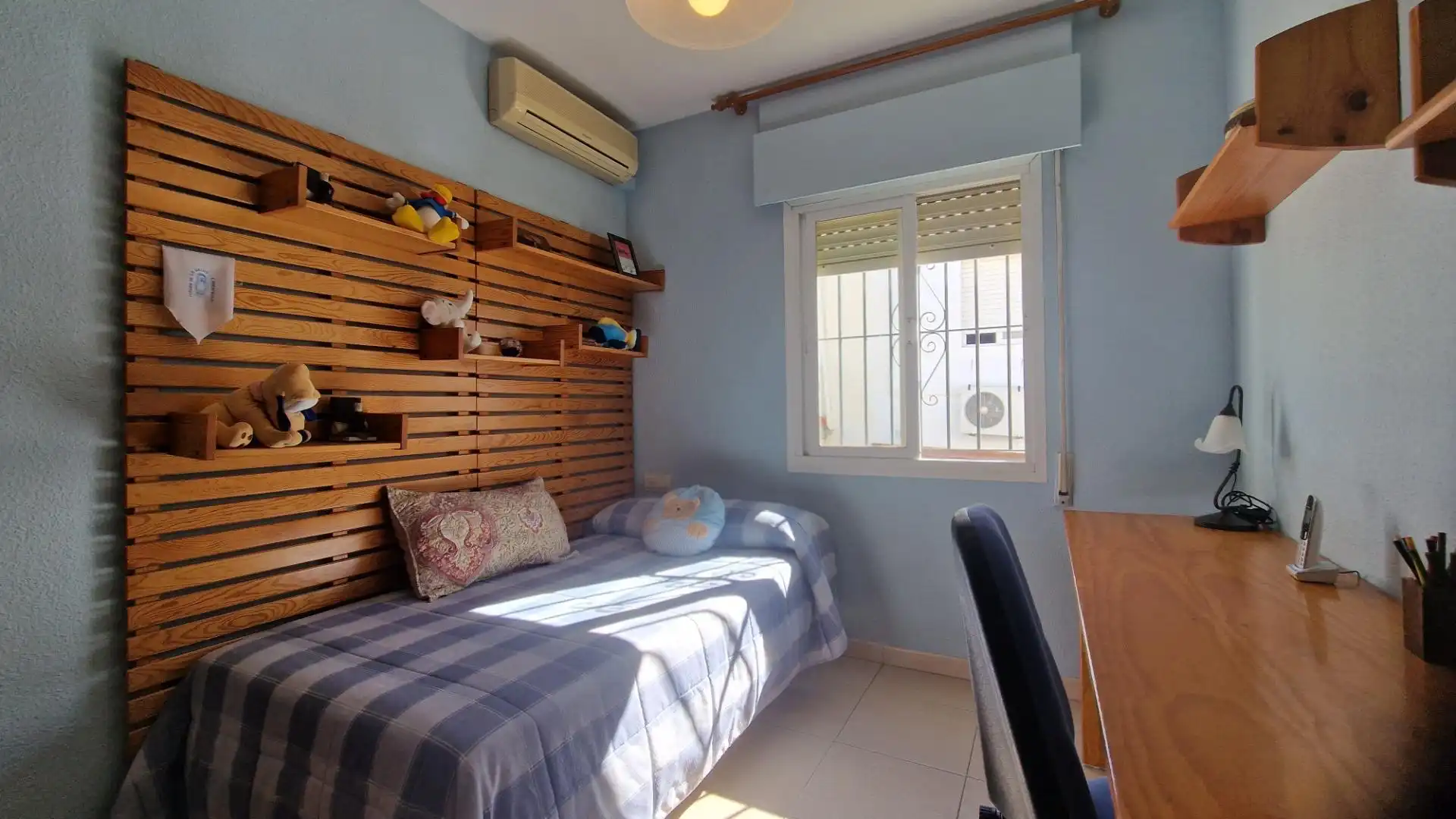 Casa adosada en venta en Calle del Río Darro, Centro
