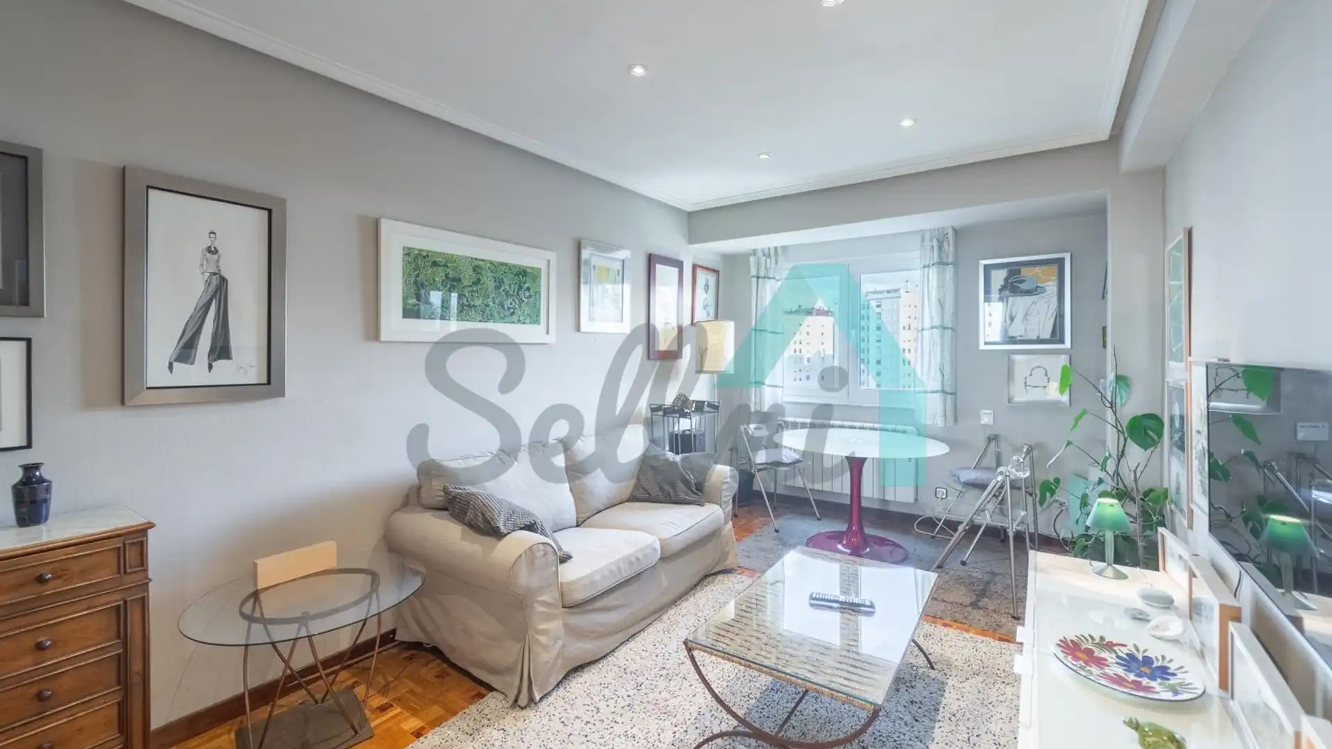 Vista exterior de Pis per a compartir en Oviedo  amb Calefacció, Parquet i Moblat