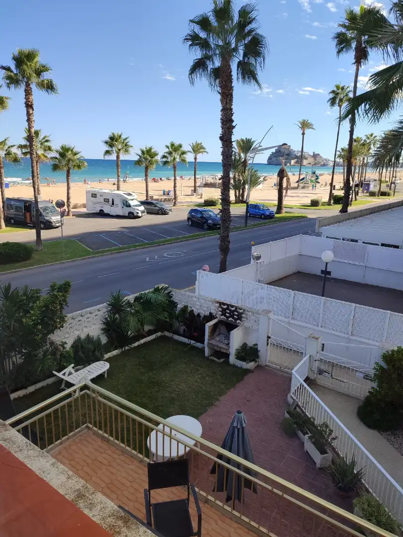 Außenansicht von Einfamilien-Reihenhaus zum Verkauf in Peñíscola / Peníscola mit Privatgarten, Terrasse und Abstellraum