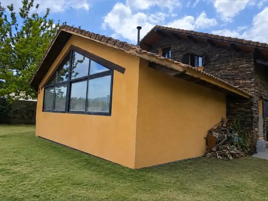 Vista exterior de Casa o xalet en venda en Riaza amb Piscina
