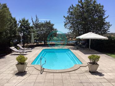 Xalet amb piscina en venda a Calle del Cura 50