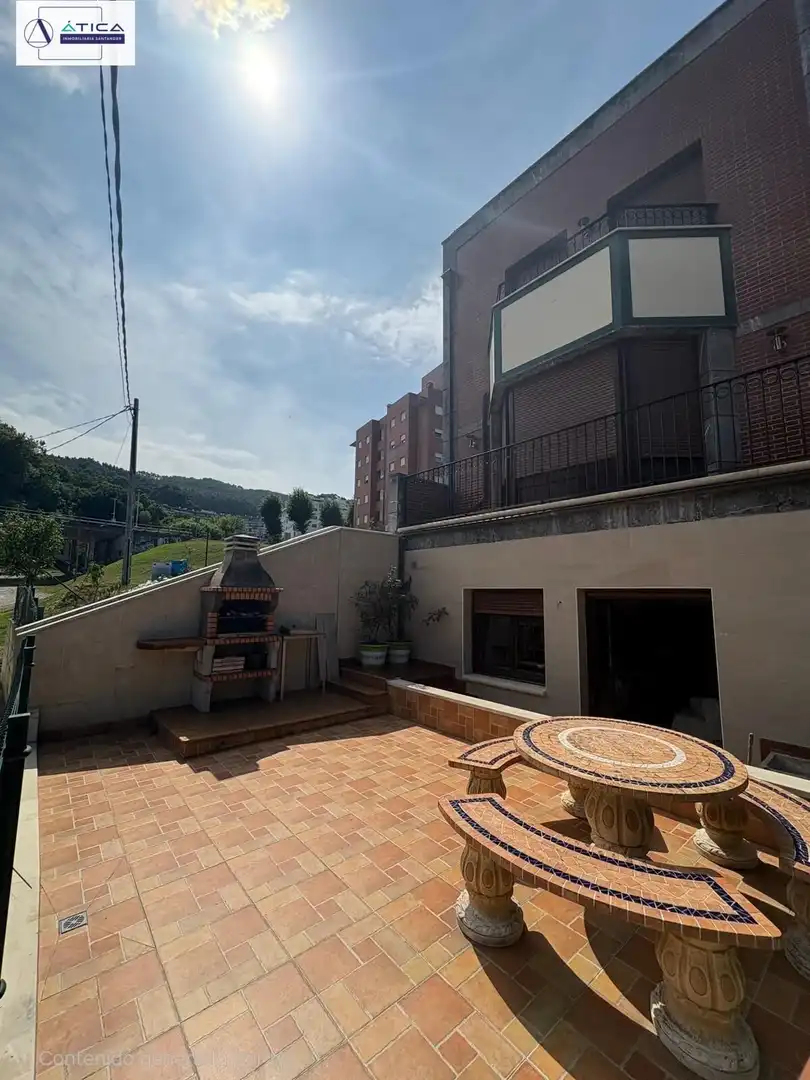 Terrassa de Casa adosada en venda en Castro-Urdiales amb Aire condicionat, Calefacció i Jardí privat