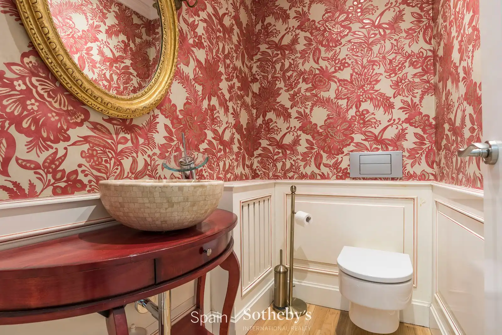 Bathroom of Apartments for rent in Madrid  with Air Conditioner, Heating and Storage room