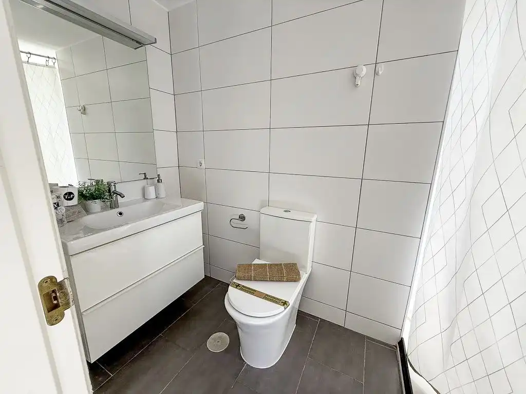 Baño de Apartamento en venta en Marbella con Aire acondicionado, Trastero y Piscina comunitaria
