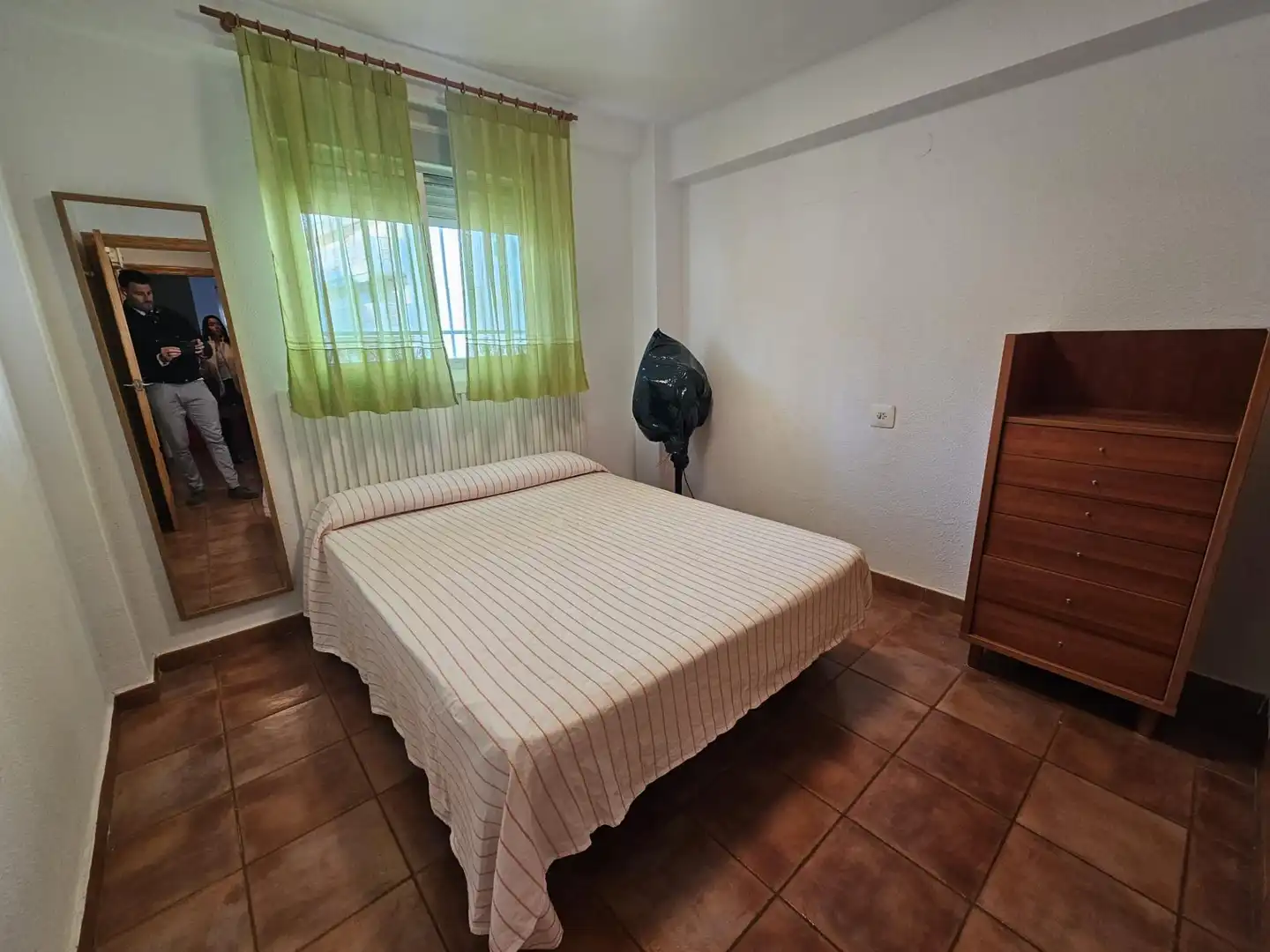Schlafzimmer von Wohnung zum Verkauf in Valencia mit Klimaanlage und Balkon