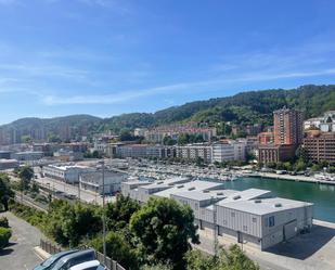 Vista exterior de Pis en venda en Donostia - San Sebastián  amb Balcó