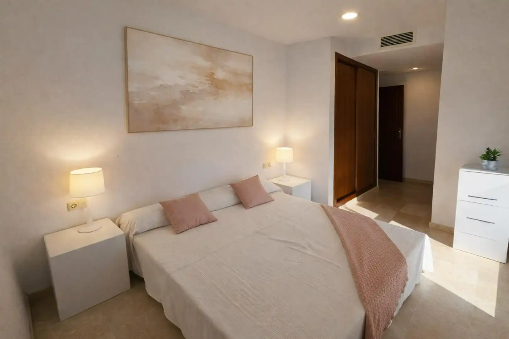 Piso en venta en Calle Kandinsky, El Tejar - Hacienda Bizcochero