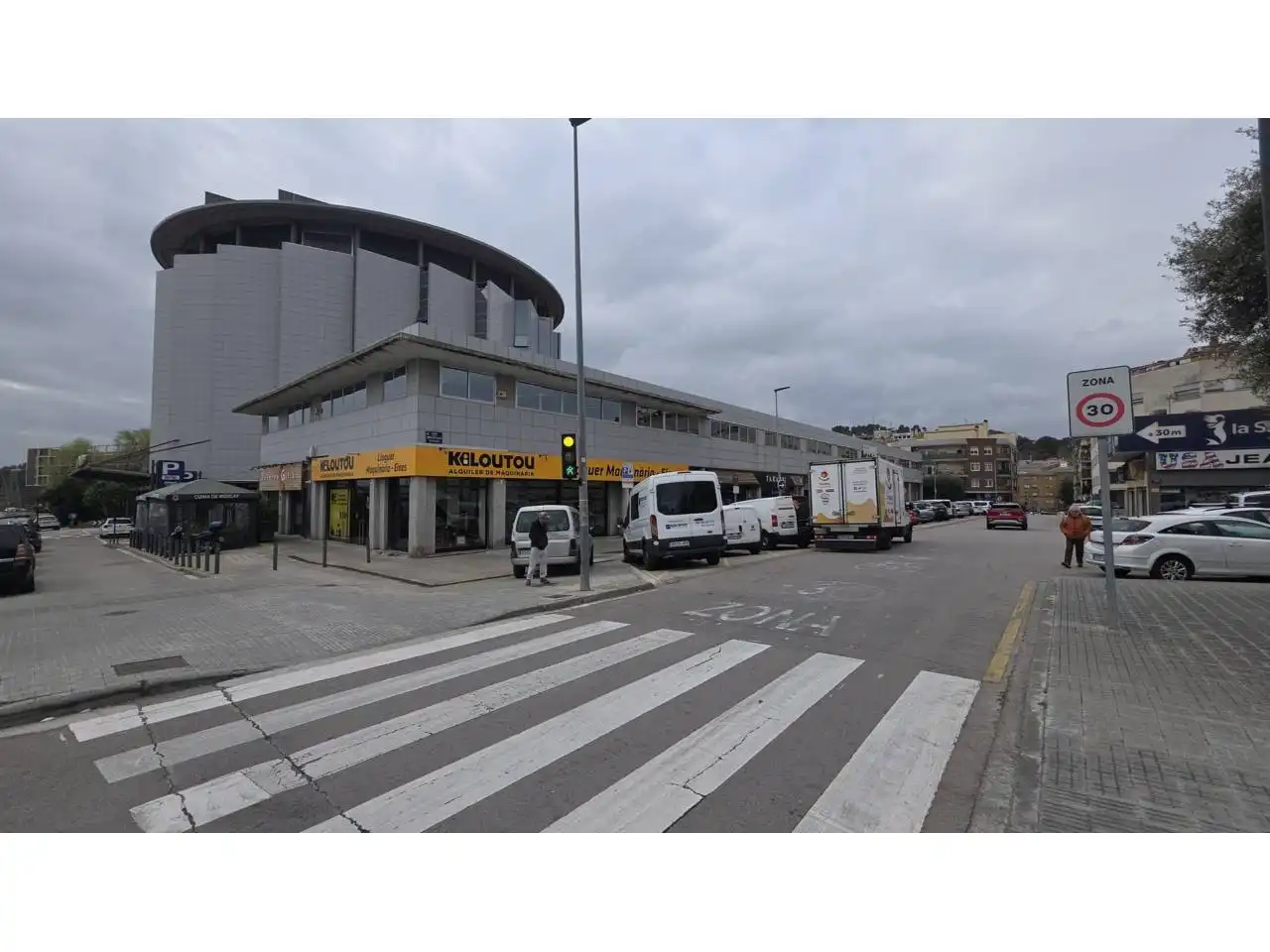 Vista exterior de Oficina de alquiler en Terrassa con Aire acondicionado