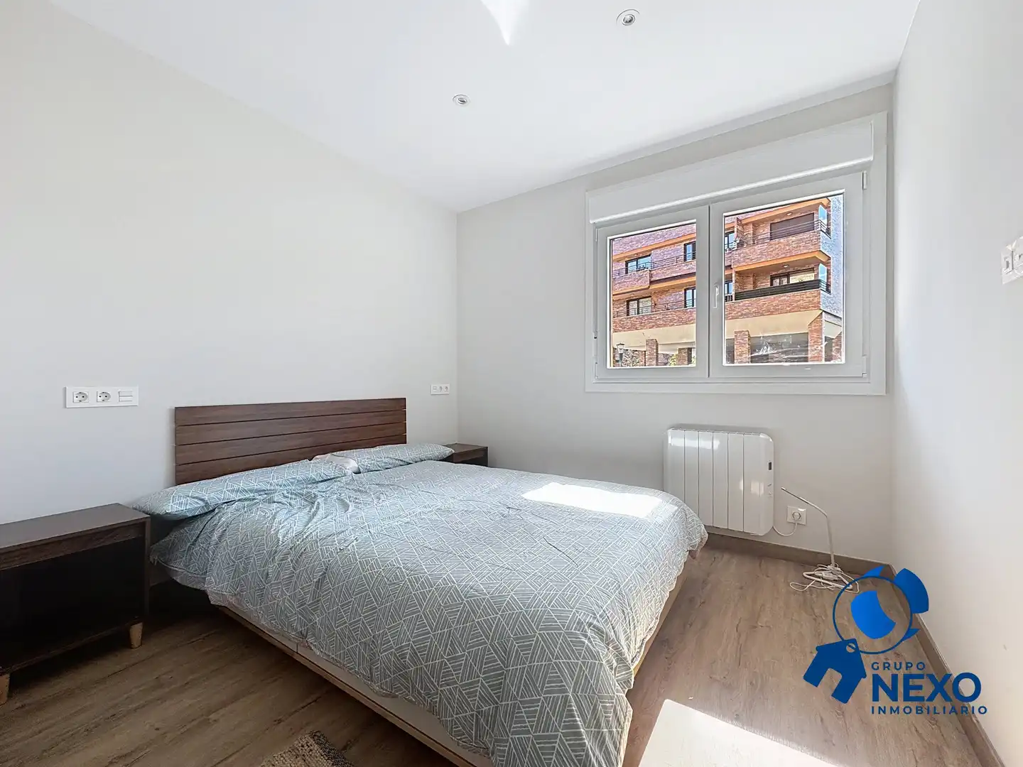 Dormitori de Apartament de lloguer en Gijón  amb Calefacció, Traster i Moblat