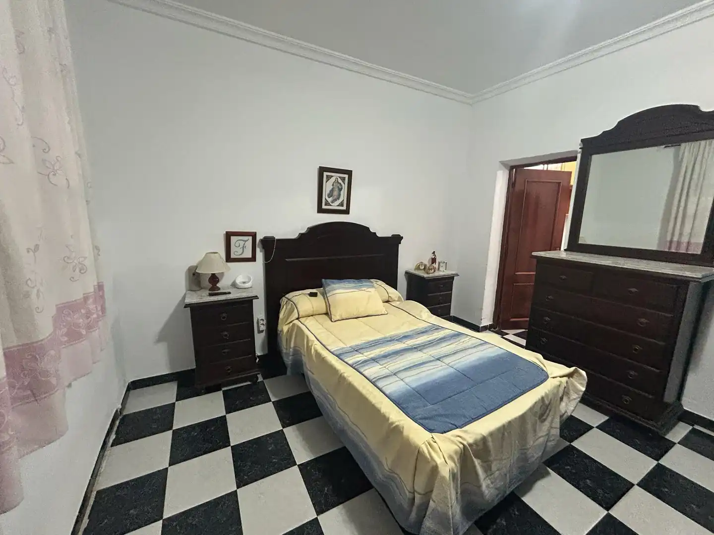 Bedroom of Houses for sale in Utrera