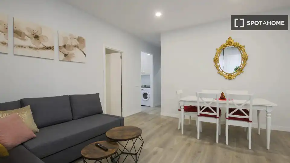Living room of Flat for rent in Madrid  with Air Conditioner, Heating and Furnished