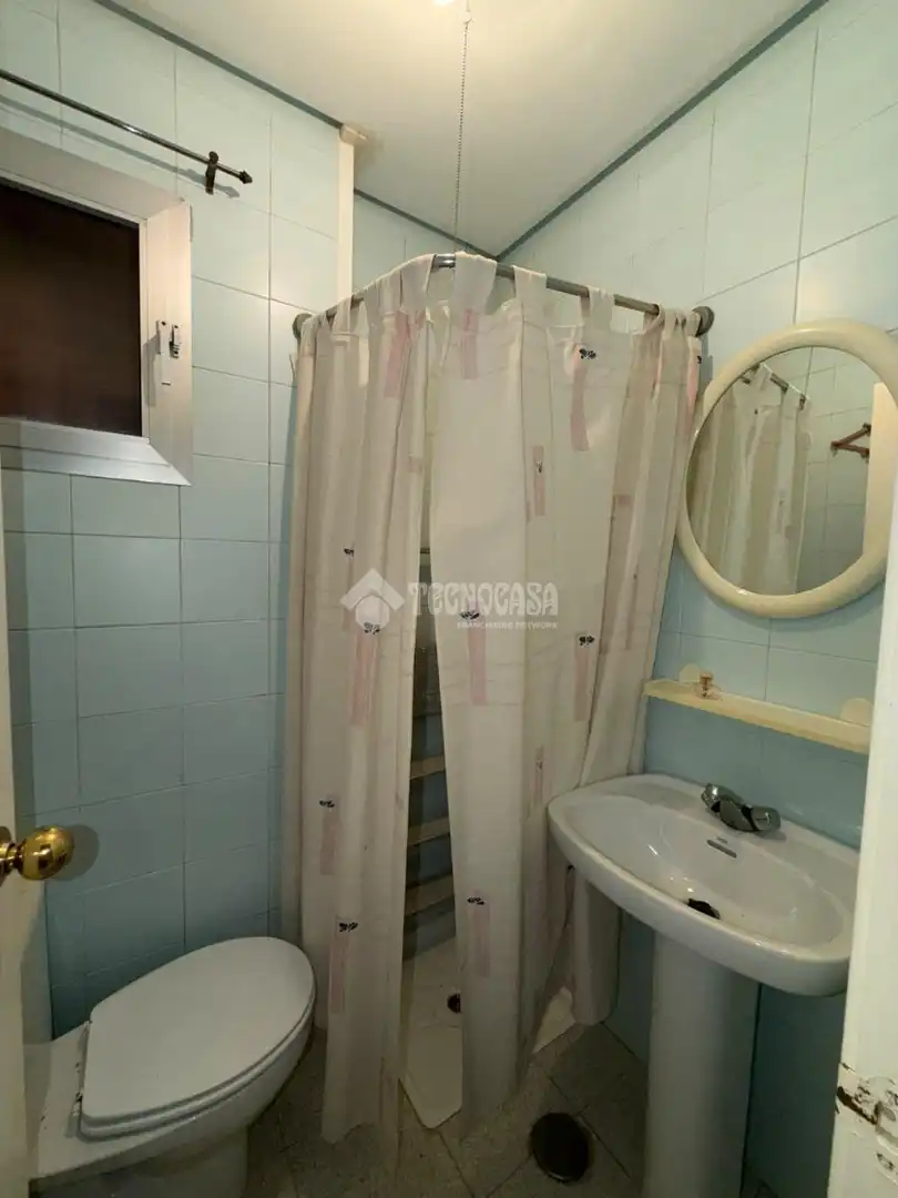 Baño de Casa adosada en venta en Sevilla con Aire acondicionado y Alarma