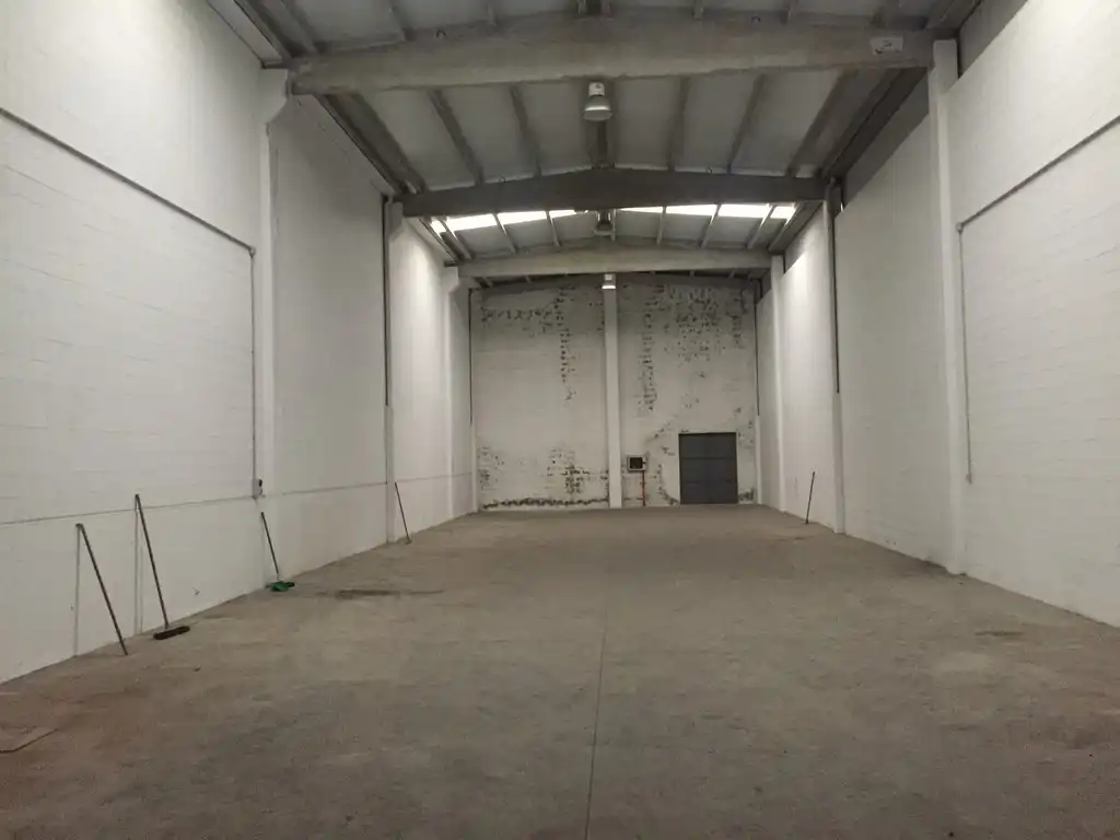 Industriegebäude zur Miete in Rúa Xesta, imagen 2