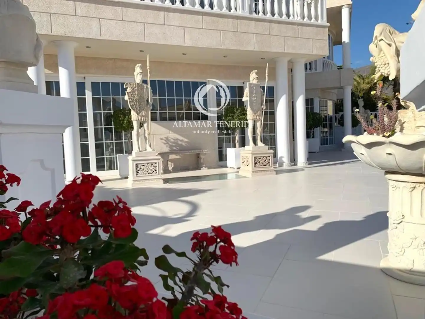 Casa con piscina en venta en CALLE ALCOJORA, imagen 3