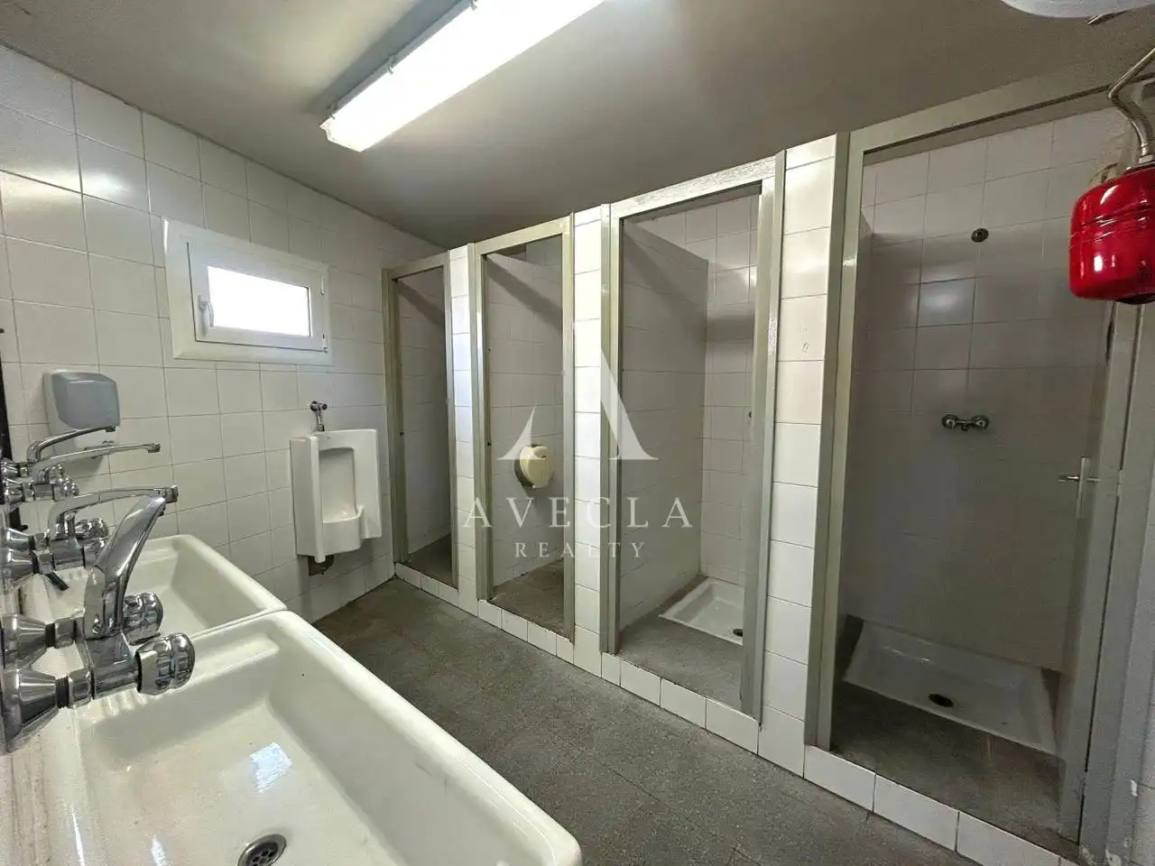 Baño de Nave industrial de alquiler en Granollers