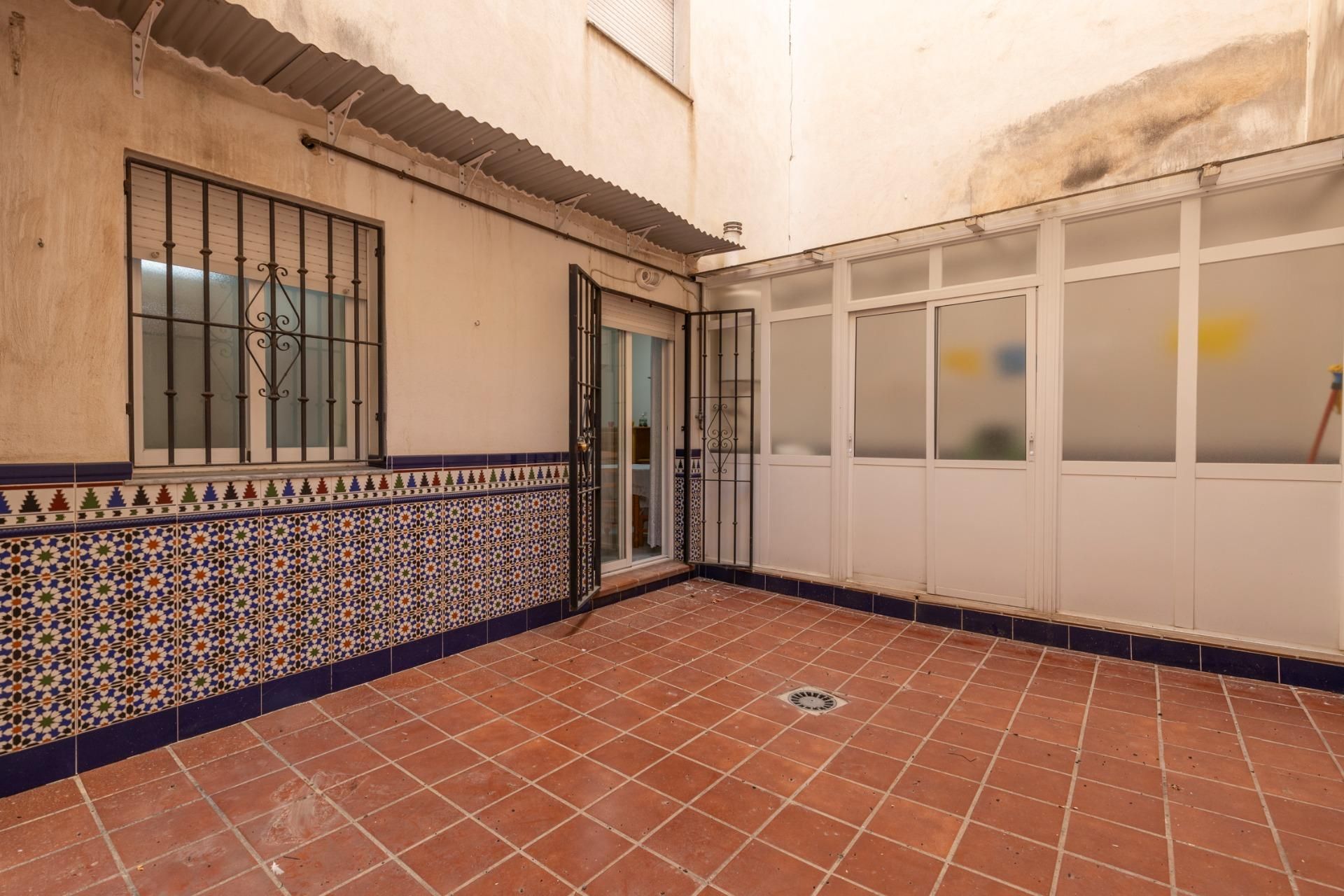 Exterior view of Flat for sale in  Granada Capital  with Heating