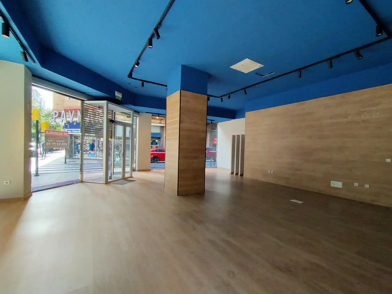 Local comercial de lloguer a Calle Tomás Bretón, imagen 24