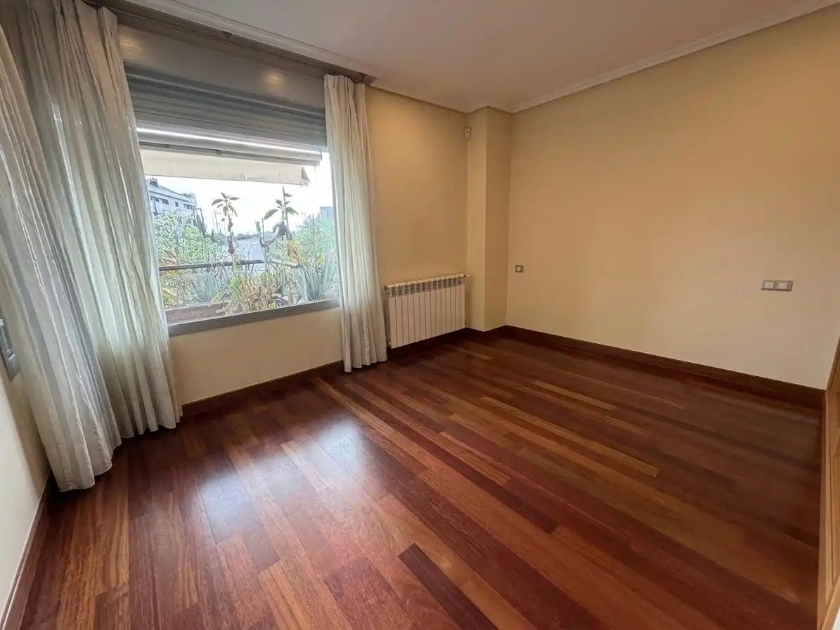 Habitación de Piso en venta en Boadilla del Monte con Aire acondicionado, Calefacción y Parquet