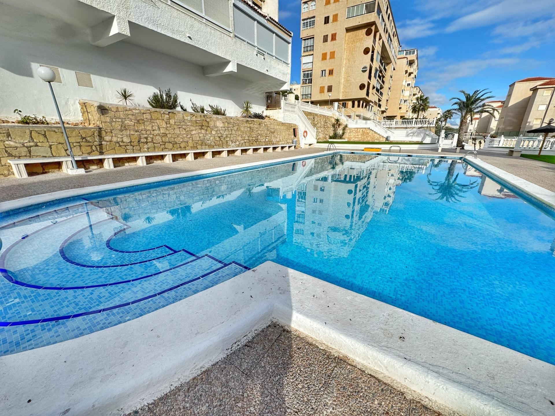 Piscina de Apartament de lloguer en Elche / Elx amb Terrassa, Moblat i Balcó