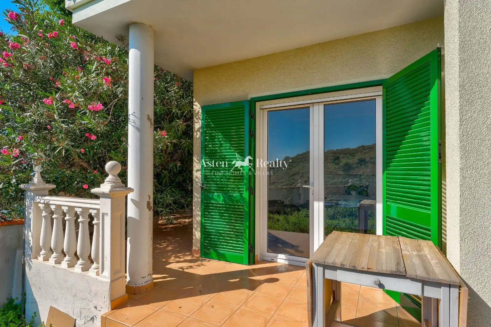 Terrasse von Haus oder Chalet zum Verkauf in Guía de Isora mit Terrasse, Schwimmbad und Möbliert
