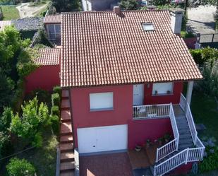 Vista exterior de Casa o xalet en venda en Vilanova de Arousa amb Terrassa i Balcó