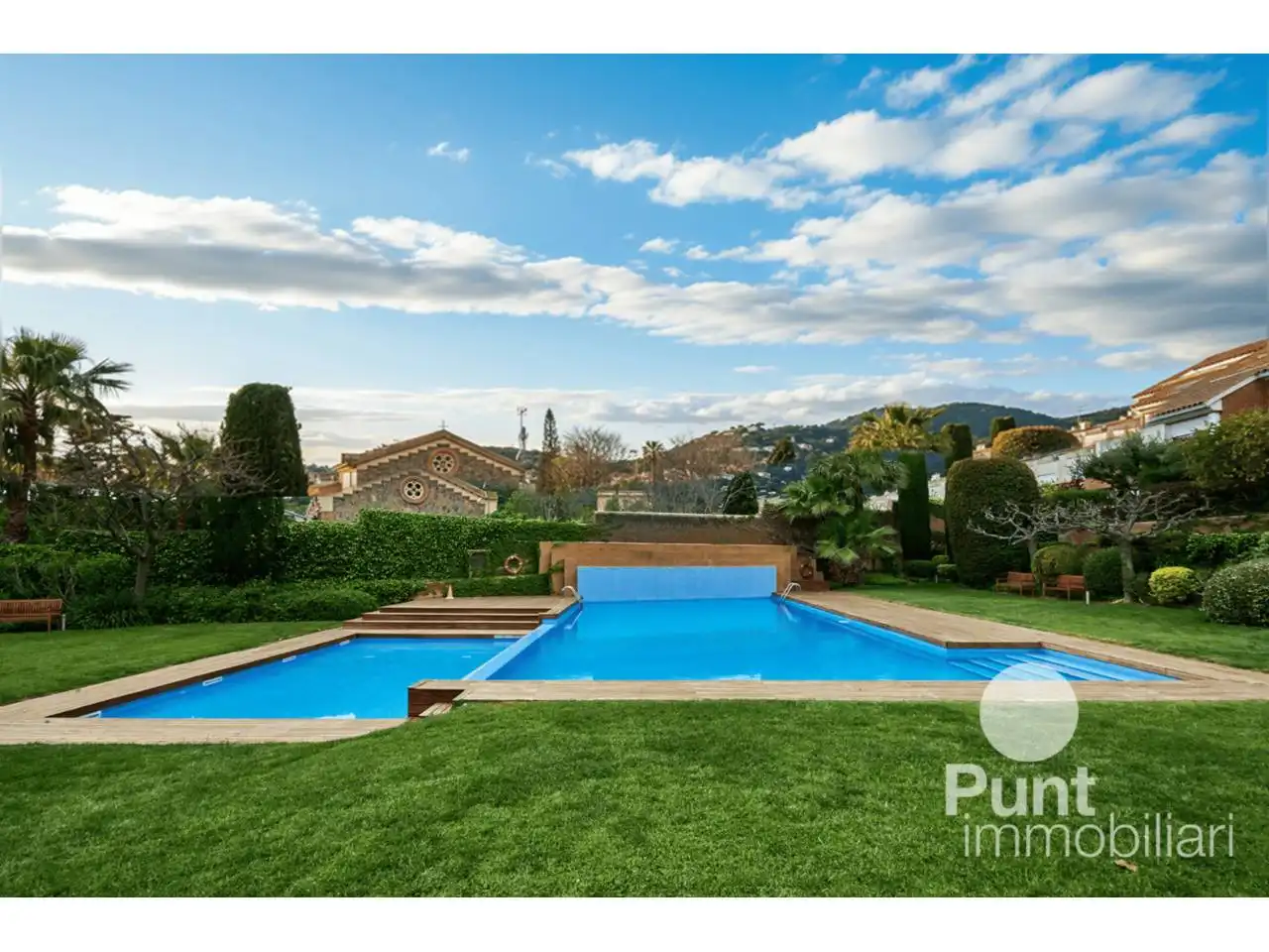 Exterior view of Detached homes for sale in Premià de Dalt  with Heating and Community pool