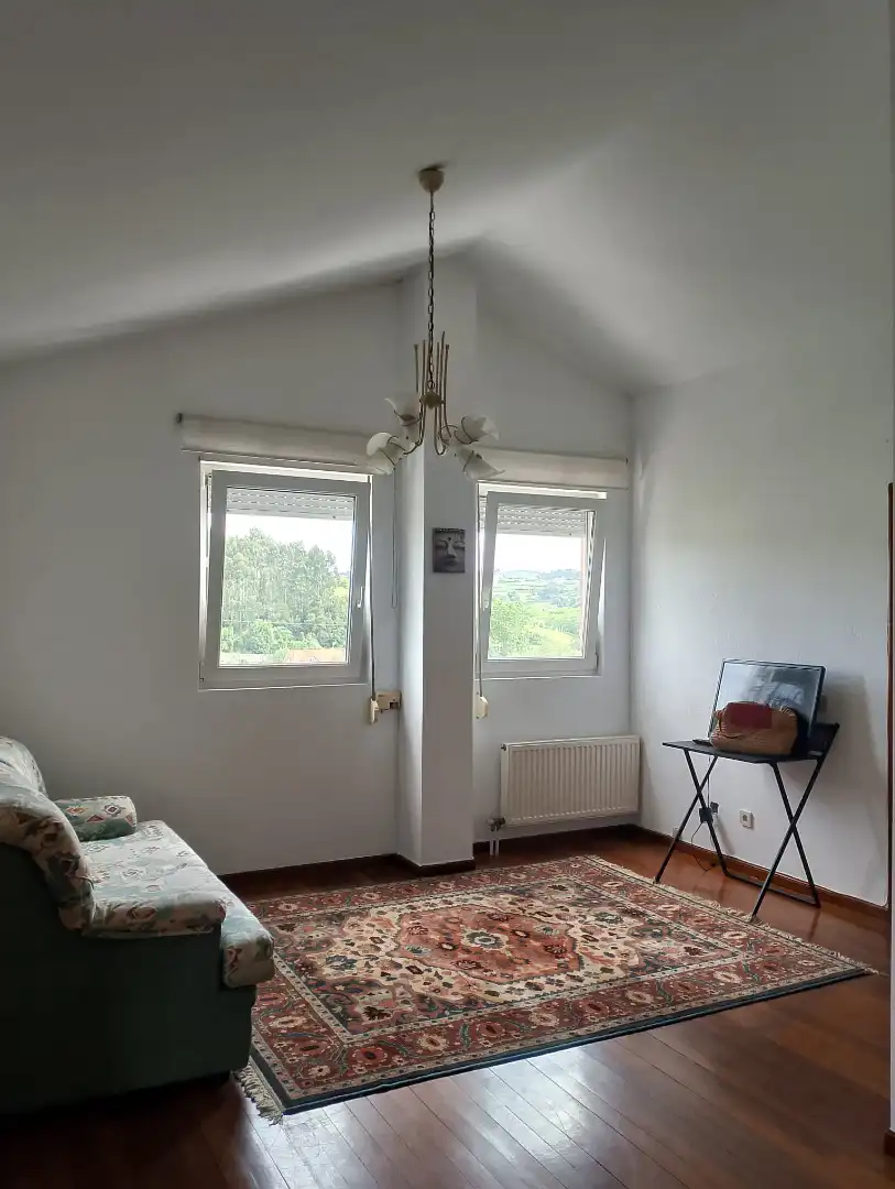 Habitación de Ático en venta en Santa Cruz de Bezana con Calefacción, Parquet y Terraza