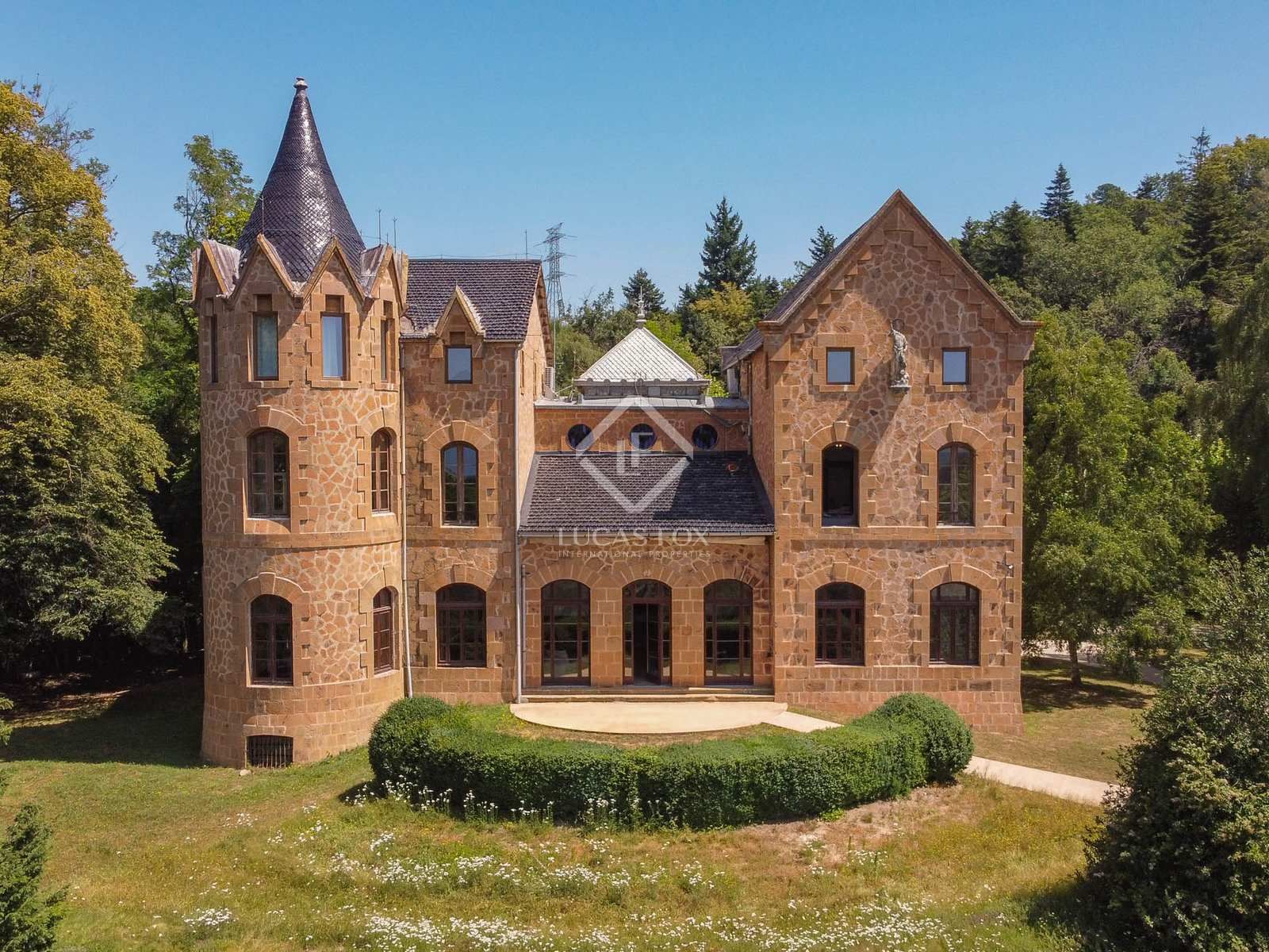Vista exterior de Finca rústica en venda en Sant Hilari Sacalm amb Aire condicionat, Calefacció i Jardí privat