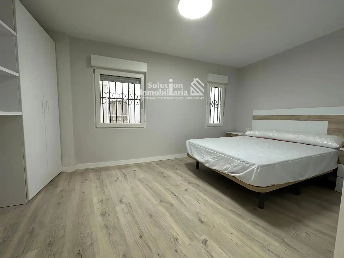 Schlafzimmer von Wohnung zur Miete in Salamanca mit Heizung, Terrasse und Möbliert
