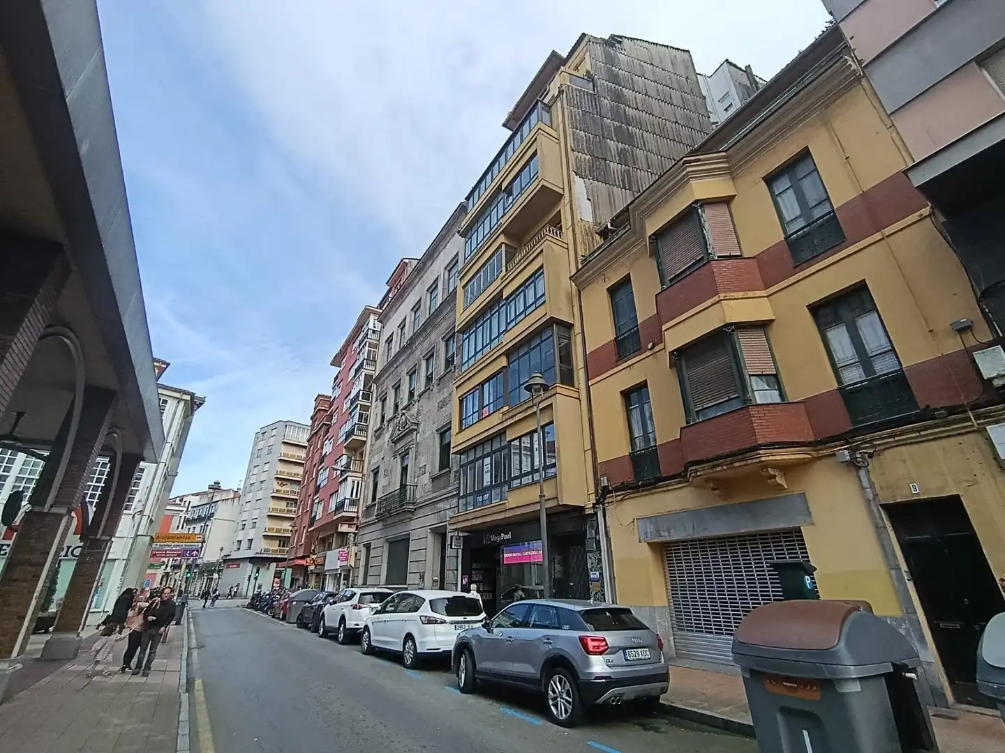 Vista exterior de Apartament de lloguer en Avilés amb Calefacció i Moblat