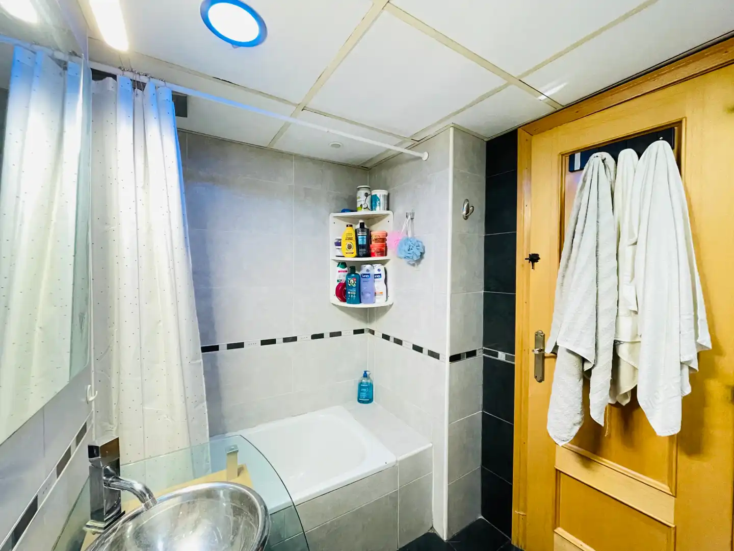 Baño de Piso en venta en Zaragoza con Aire acondicionado, Calefacción y Jardín privado